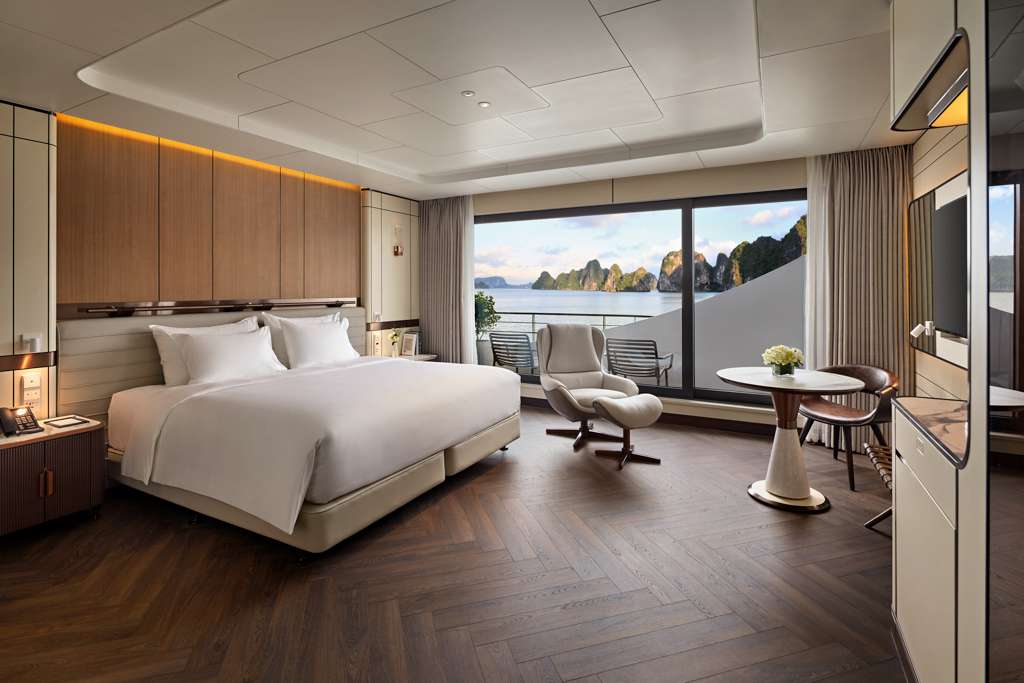 Ocean-Balcony-Suite_02-1