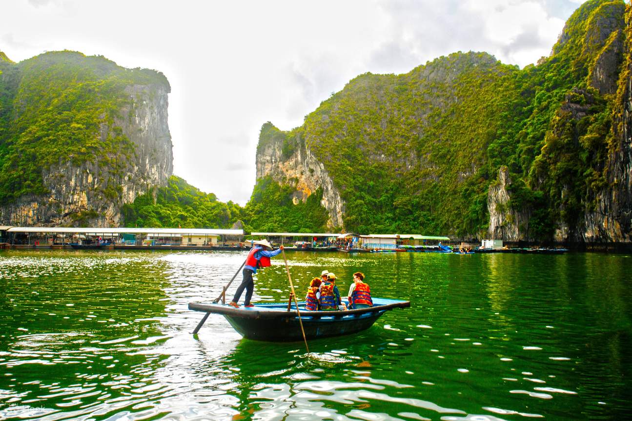 PhoenixDayCruise_HaLongBay,SungSot,TiTop