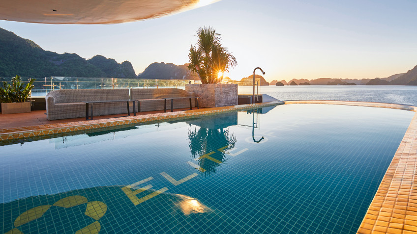 dive-in-and-relax-in-the-pool-640ff356e8ad9