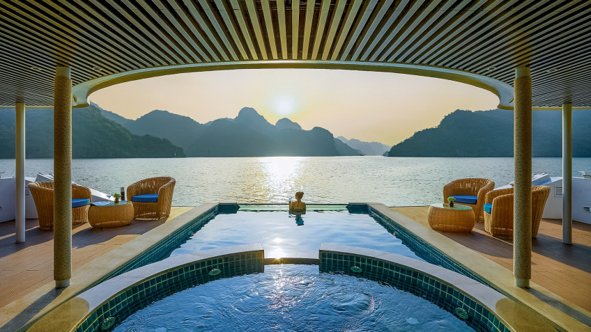 swimming-pool-642106a5177ea
