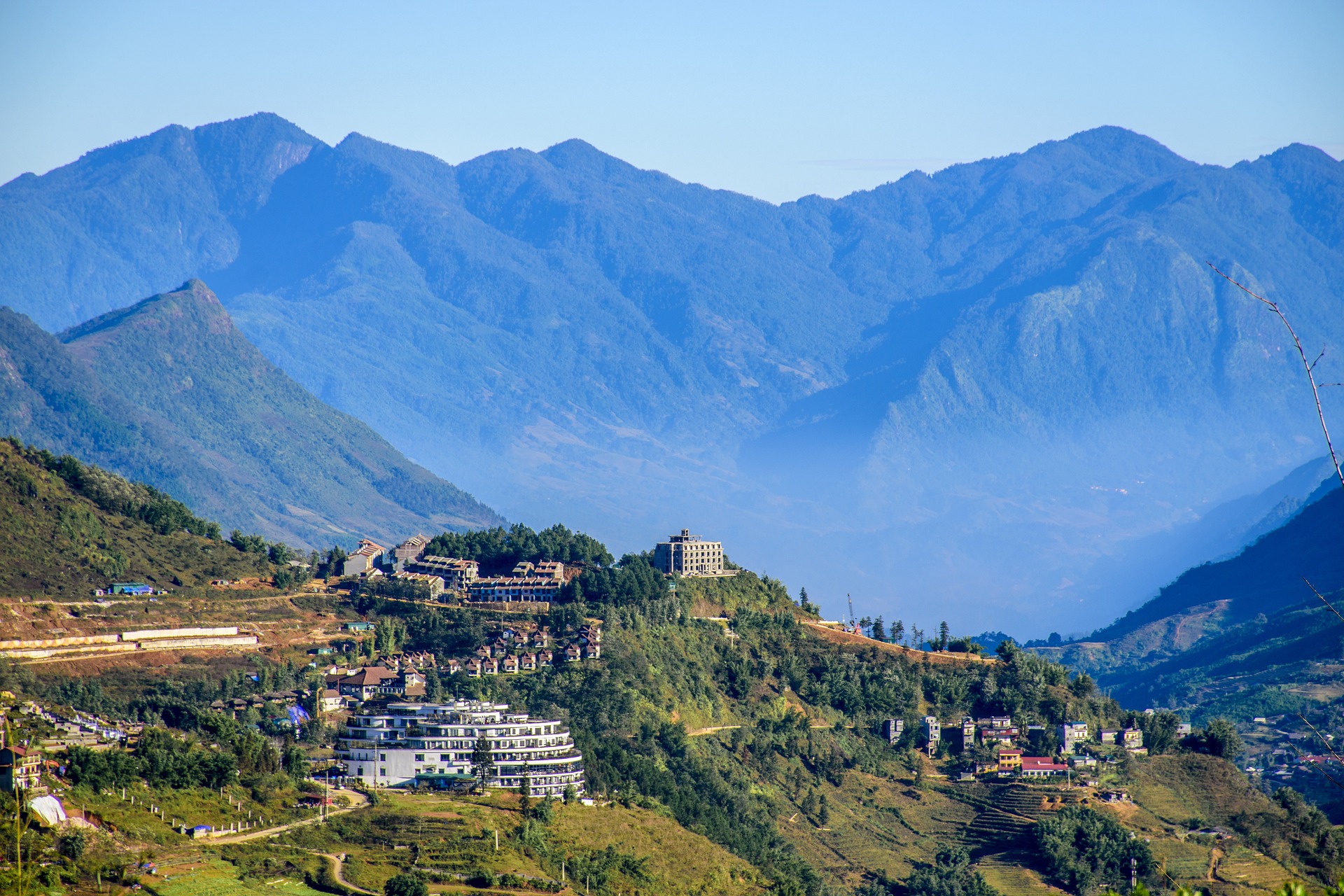 thinhla-mountain-4369049_1920